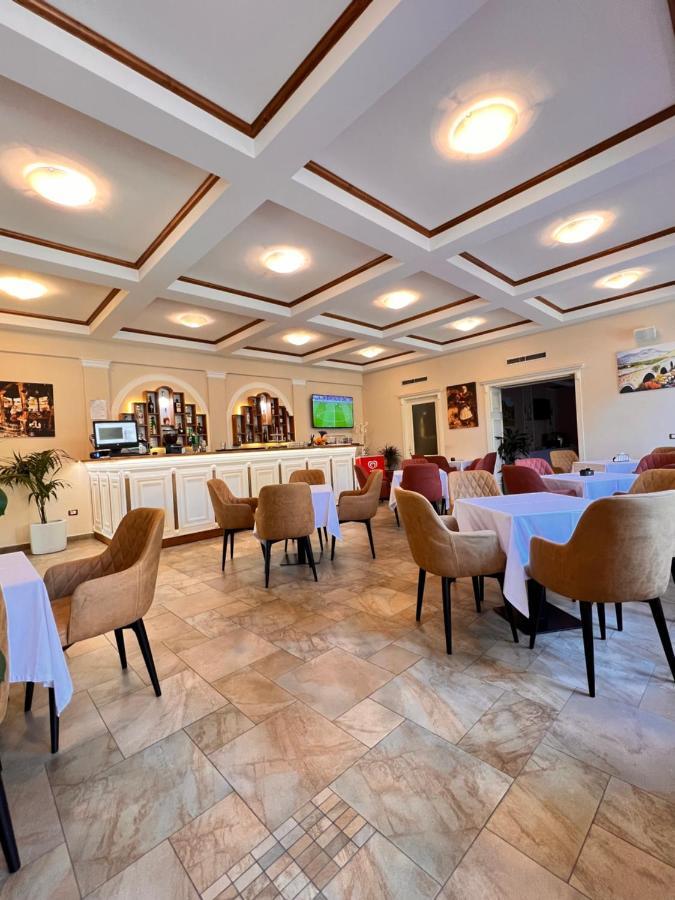 שקודר Hotel Treva מראה חיצוני תמונה